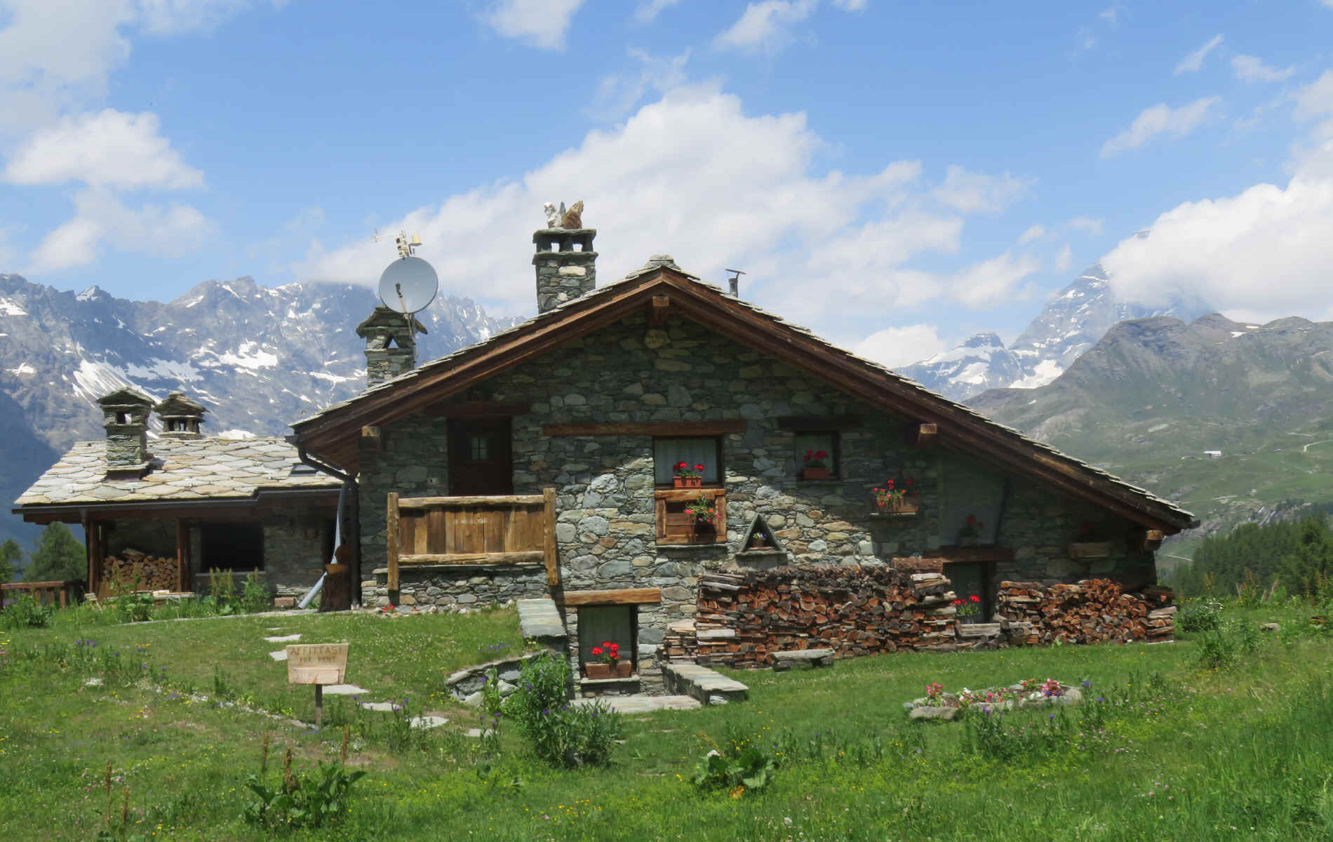 Le TOR des Géants. — étape 9 : refuge Vieux Crest > Cretaz (Valtournenche)